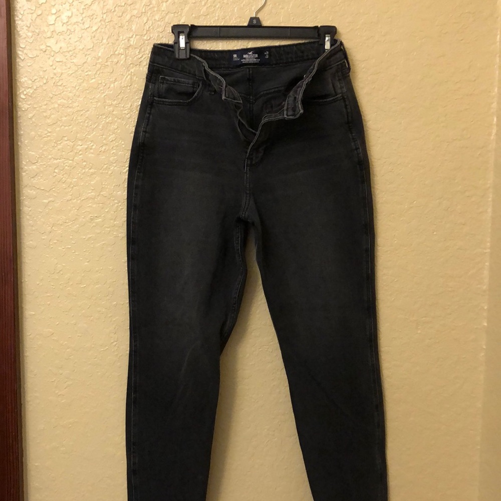 Hollister Ultra High Rise Mom Jean